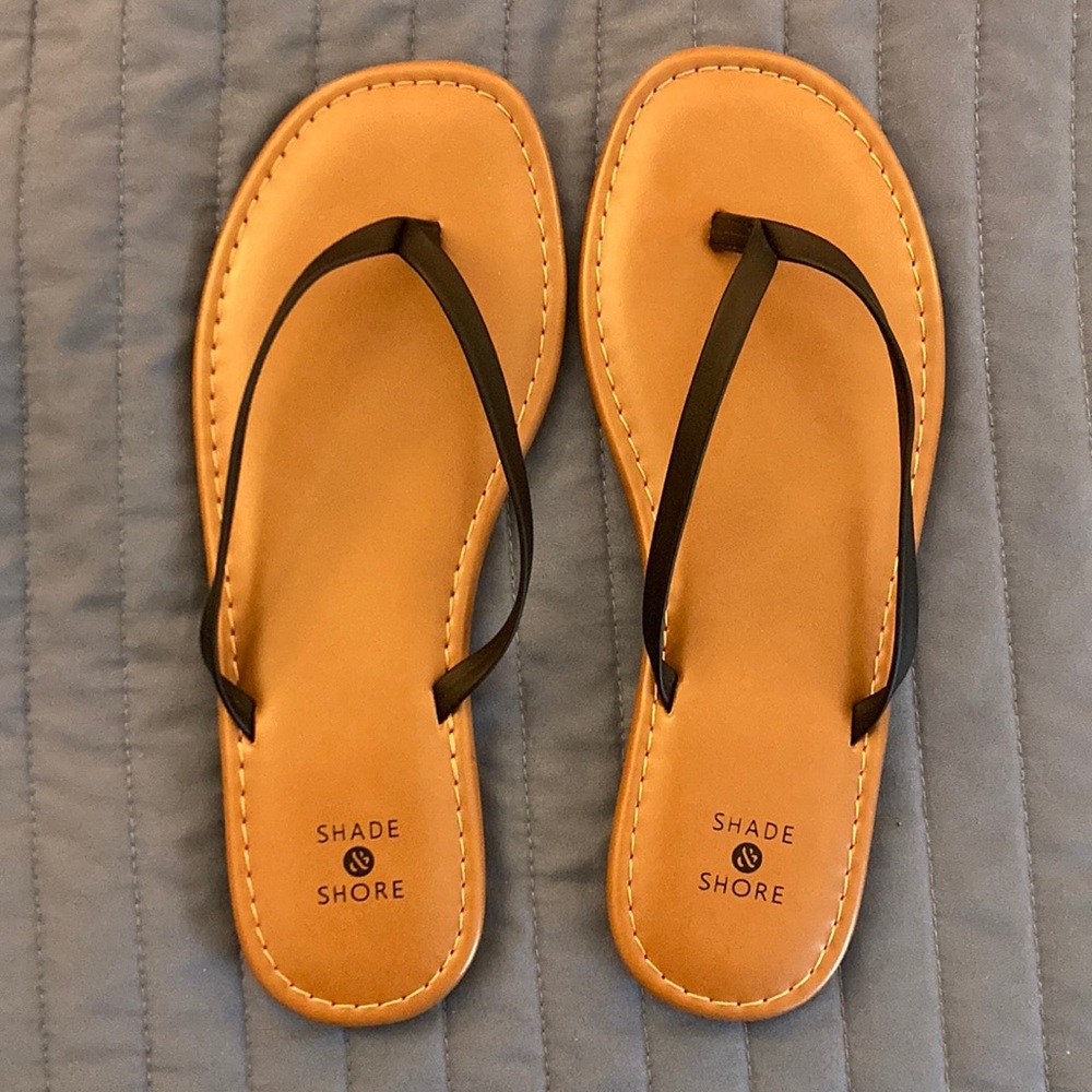 NWOT Shade & Shore Ava Thong Sandals